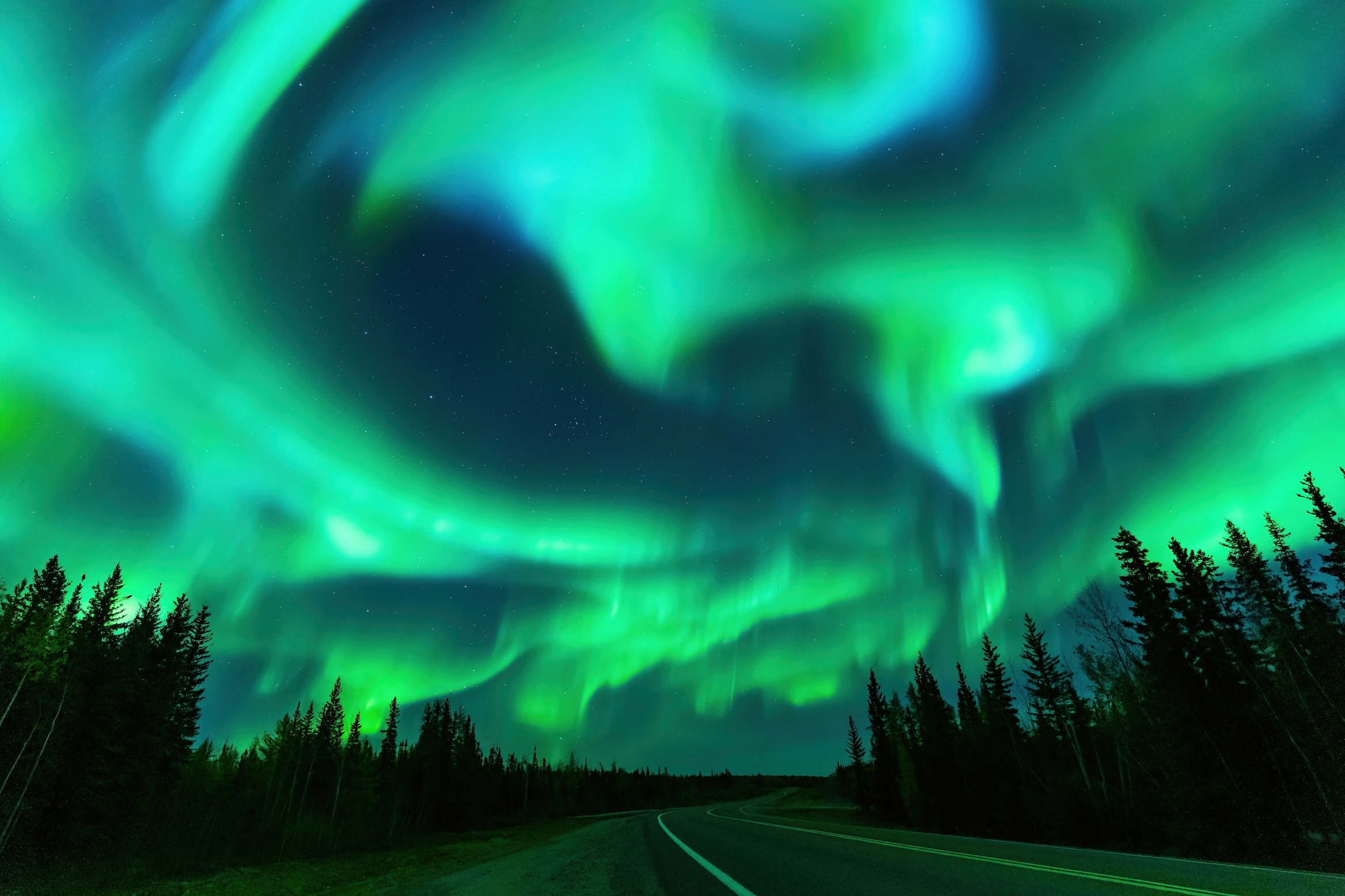 The best Northern Lights in the World in the Northwest Territories. Road trip and Northern lights